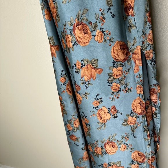 Floral cowl neck midi dress - Picture 5 of 6